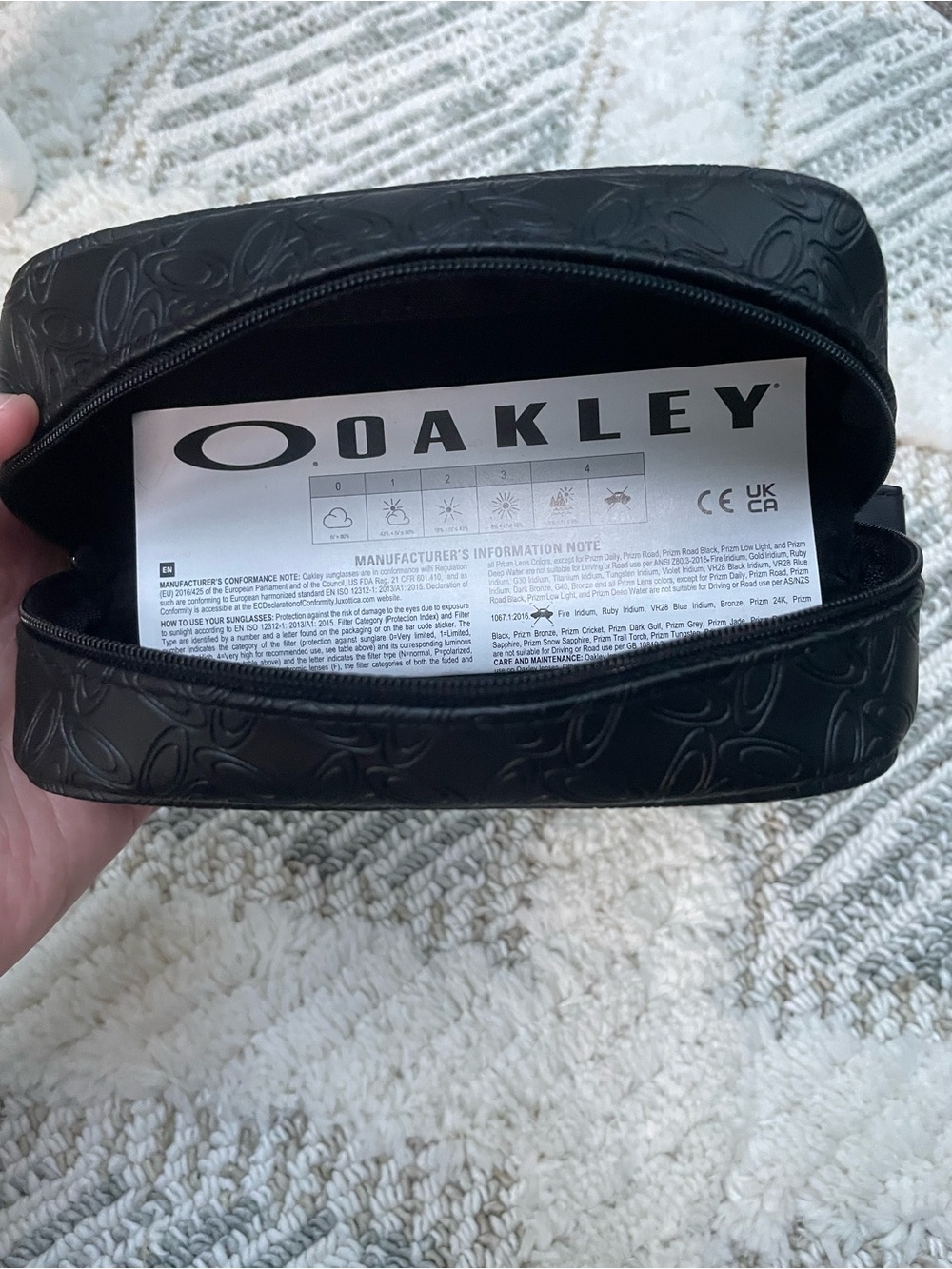 Oakley Black Embossed Wristlet Sunglass Pouch - Picture 3 of 4